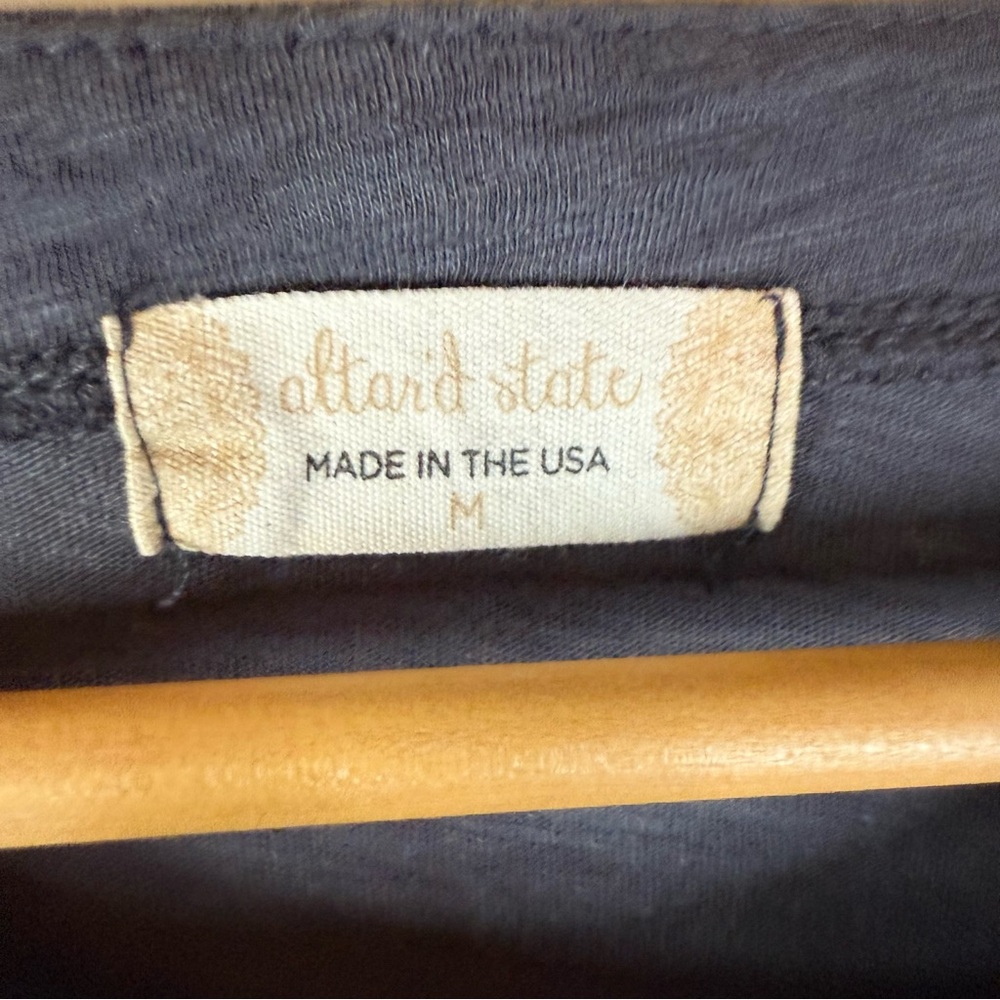 Altar'd State Size Medium Womens Cropped Dark Gray Flounce Ruffle T-Shirt Grunge - Picture 4 of 7